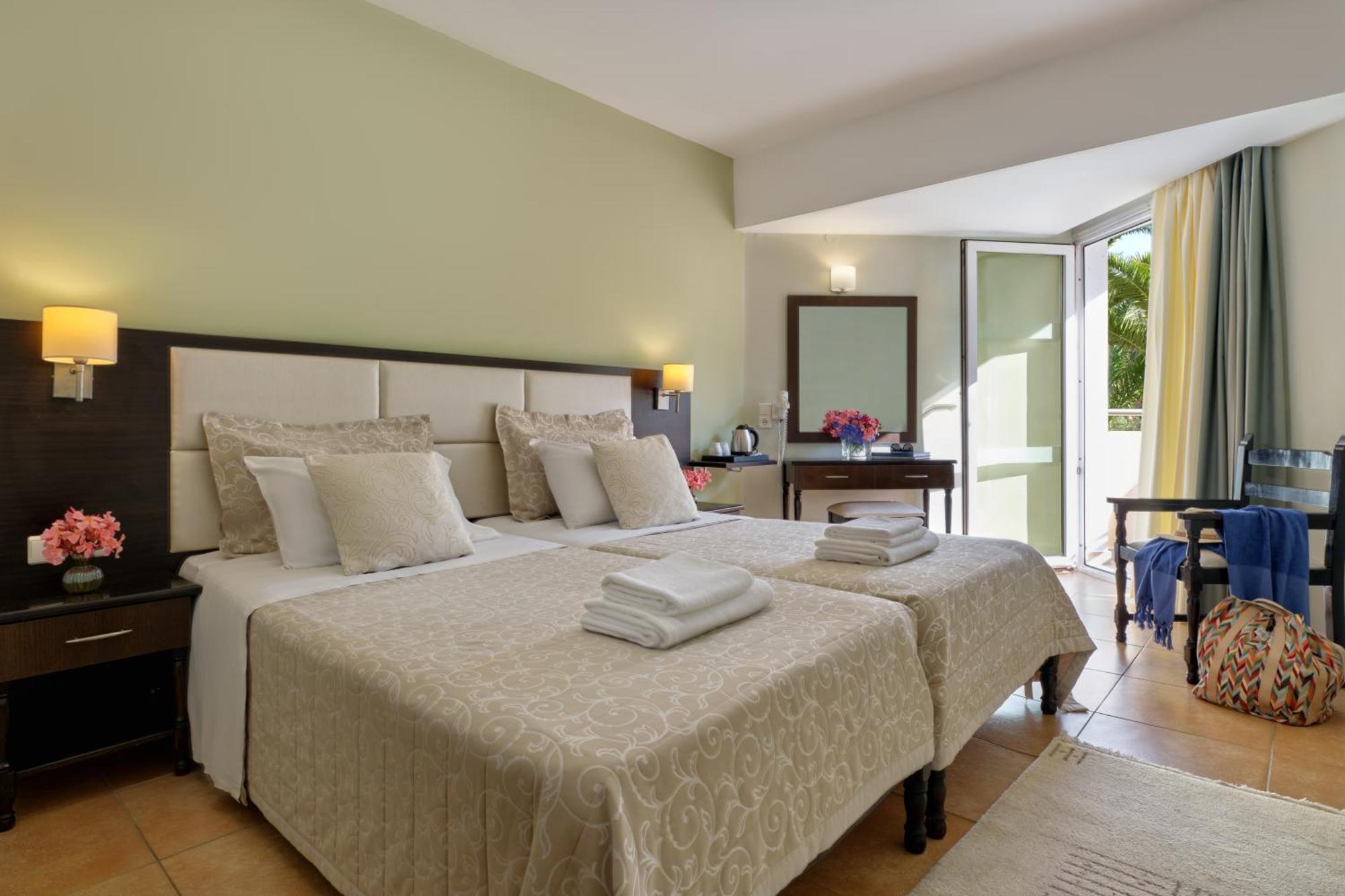 Aphrodite Hotel Mithymna Rum bild